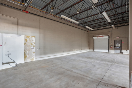 Commercial Property For Lease In Elk City, Oklahoma - image 32