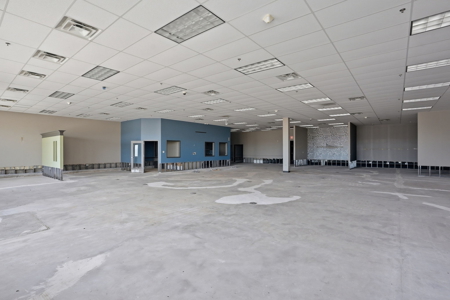 Commercial Property For Lease In Elk City, Oklahoma - image 17