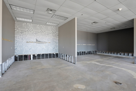 Commercial Property For Lease In Elk City, Oklahoma - image 19