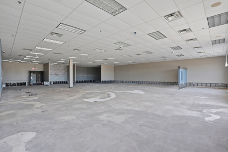 Commercial Property For Lease In Elk City, Oklahoma - image 18