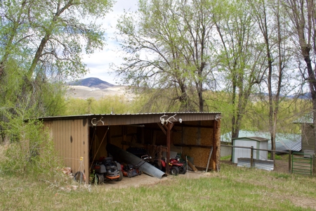 Country Living with Acreage In Montana - image 7