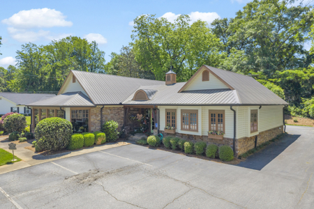 Free-Standing Retail/Office Near US-441/GA-365 | Cornelia, GA - image 4
