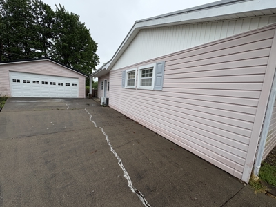 Woodsfield OH Ranch home on slab offering over 1700 square feet - image 6