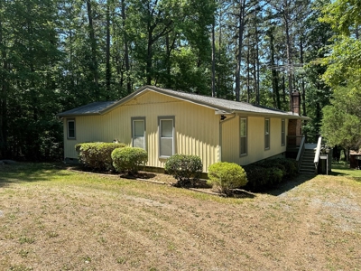 Kerr Lake Living at Seven Oaks Oasis! - image 13