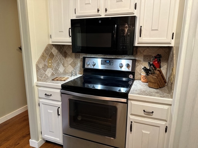 Kerr Lake Living at Seven Oaks Oasis! - image 34