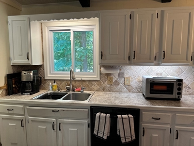 Kerr Lake Living at Seven Oaks Oasis! - image 14