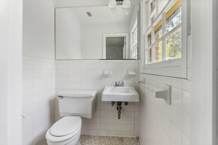 Charming 3 bed, 2 bath brick ranch offering 1,236 sq ft - image 19