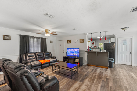 Charming 3 bed, 2 bath brick ranch offering 1,236 sq ft - image 20