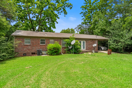 Charming 3 bed, 2 bath brick ranch offering 1,236 sq ft - image 7