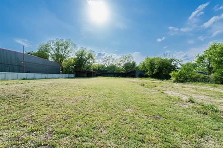 Commercial property on Washington St. in Commerce Texas - image 3