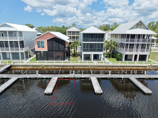 Vacant Lot and Boat Slip right on the Steinhatchee River