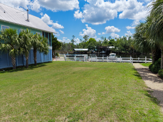 Vacant Lot and Boat Slip right on the Steinhatchee River