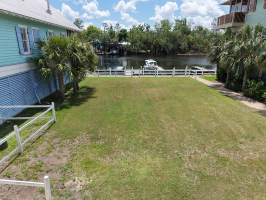 Vacant Lot and Boat Slip right on the Steinhatchee River