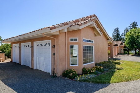 Private 20 Acres with 2 Homes for Sale in Winters, California - image 31