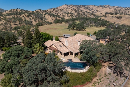 Private 20 Acres with 2 Homes for Sale in Winters, California - image 1