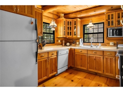 Year-Round Lake Home or Lake Cabin on Sand Lake with Acreage! - image 8