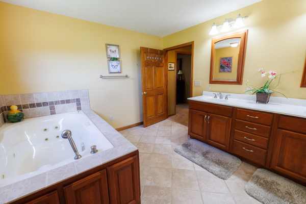 Beautiful Bloomington Indiana Home on 1.3± Acres