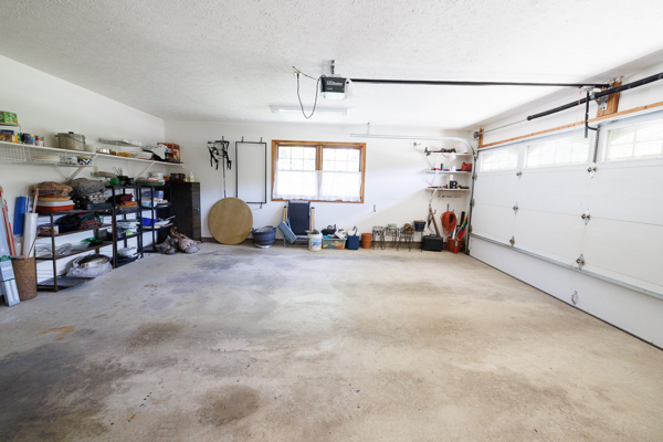 Beautiful Bloomington Indiana Home on 1.3± Acres