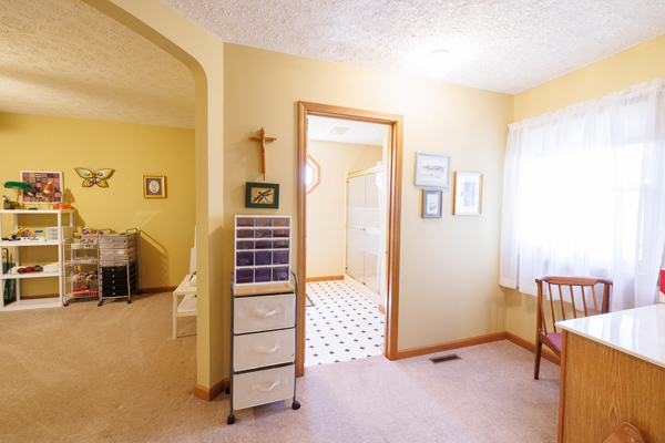 Beautiful Bloomington Indiana Home on 1.3± Acres