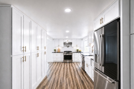 Fully remodeled country home with mountain views and an establish - image 34