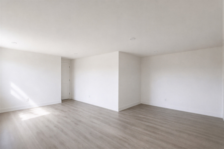 Fully remodeled country home with mountain views and an establish - image 16