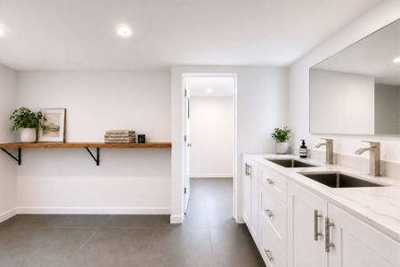 Fully remodeled country home with mountain views and an establish - image 35