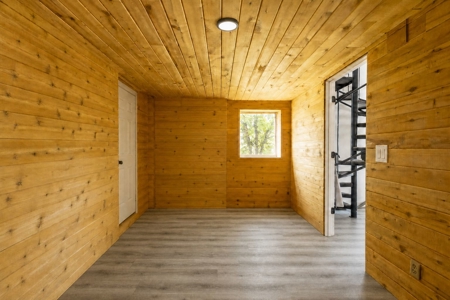 Fully remodeled country home with mountain views and an establish - image 44