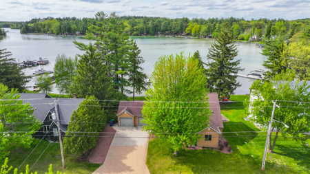Waupaca Chain O' Lakes Home For Sale on Taylor Lake - image 4