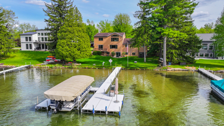Waupaca Chain O' Lakes Home For Sale on Taylor Lake - image 3