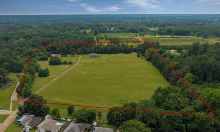Stunning 15.01 Acre Horse Ranch for Sale in Wake Village, Texas - image 7