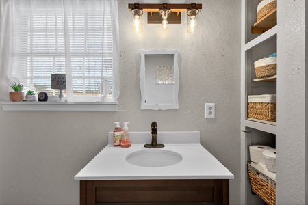 Locust Grove, Oklahoma Home in Town For Sale - image 31