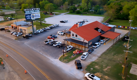 Turn-Key Restaurant & Bar for Sale in the Heart of De Kalb, Texas - image 2
