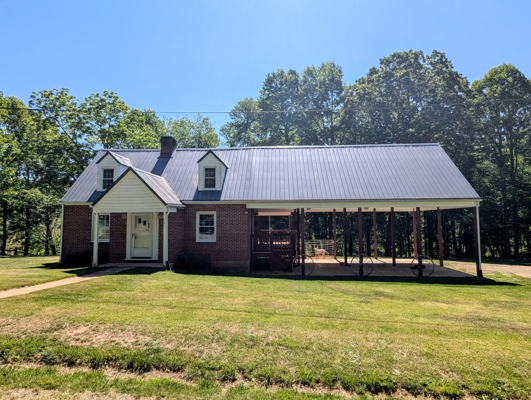 Brick Ranch and Farm For Sale In Dugspur, VA