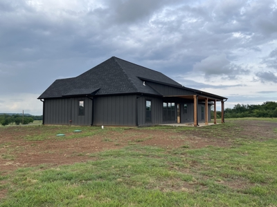 New Custom Home With Amazing Views And Amenities - image 3