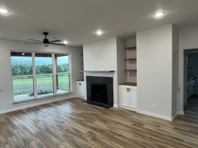 New Custom Home With Amazing Views And Amenities - image 16