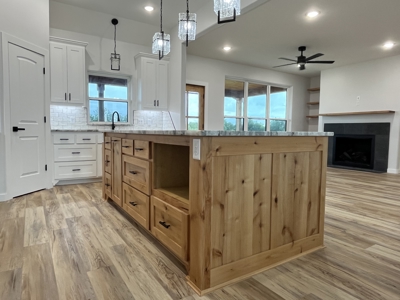 New Custom Home With Amazing Views And Amenities - image 31