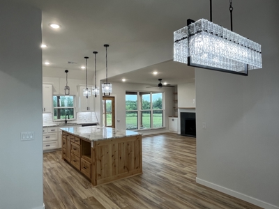 New Custom Home With Amazing Views And Amenities - image 30