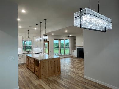 New Custom Home With Amazing Views And Amenities - image 10