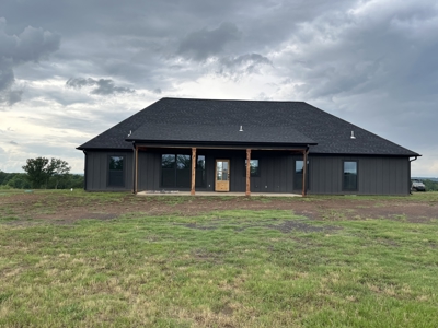New Custom Home With Amazing Views And Amenities - image 4