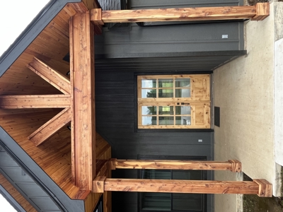 New Custom Home With Amazing Views And Amenities - image 12