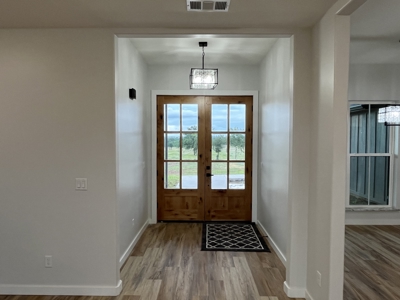 New Custom Home With Amazing Views And Amenities - image 13