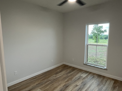 New Custom Home With Amazing Views And Amenities - image 25