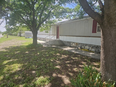 Great investment opportunity or affordable home with potential! - image 12