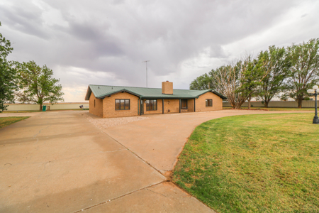 Versatile Rural Estate with Barns, an AMAZING Home & Acreage! - image 2