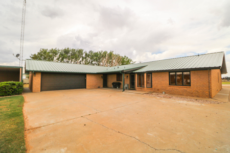 Versatile Rural Estate with Barns, an AMAZING Home & Acreage! - image 26