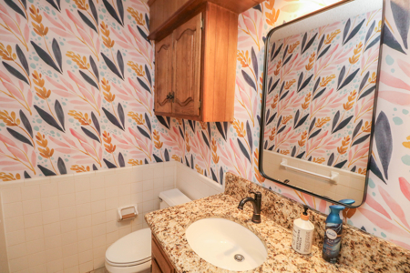 Versatile Rural Estate with Barns, an AMAZING Home & Acreage! - image 18