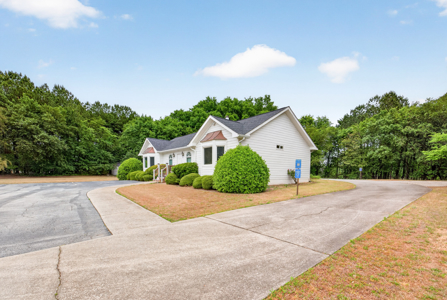 Turnkey investment with immediate income and long-term potential - image 13