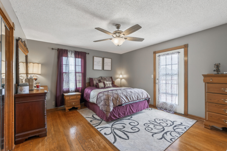 Country Home with Acreage and Shop Buildings Near KC - image 20