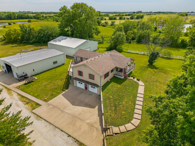 Country Home with Acreage and Shop Buildings Near KC - image 6
