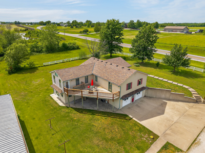 Country Home with Acreage and Shop Buildings Near KC - image 7
